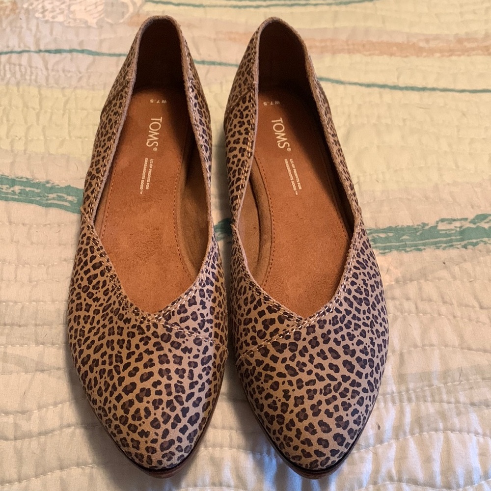 Toms leopard print slip on flats